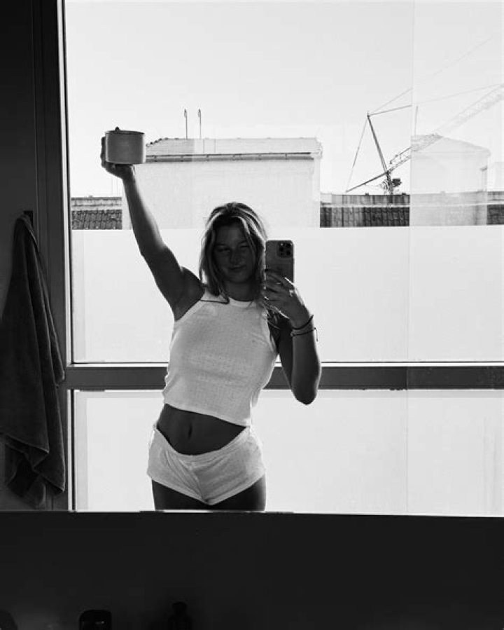 Kirstentoosweet: The Journey of a Digital Sensation
