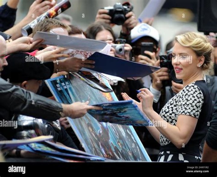 Unveiling Scarlett Johansson's Weight and Height: The Icon Behind the Screen