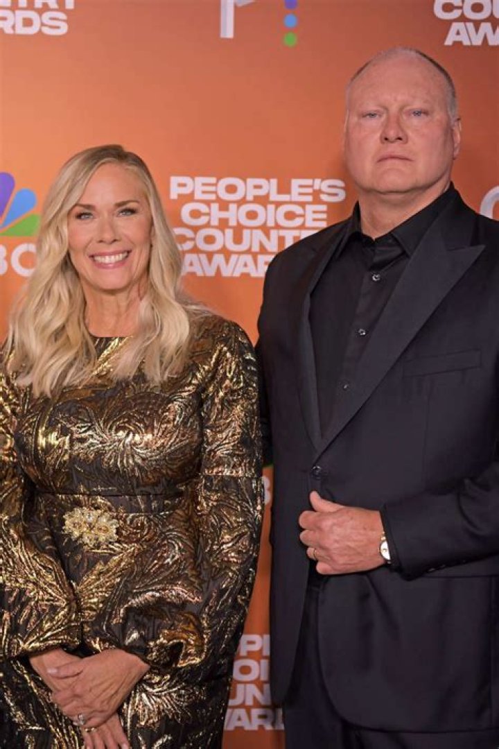 Unveiling the Heart of Comedy: Leanne Morgan's Husband Photo